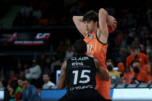 以下克上 以下克上